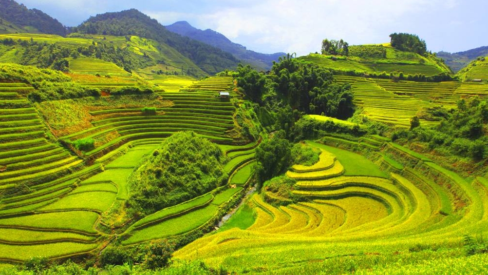 Mai Chau 2 days 1 night Pu Luong Adventure