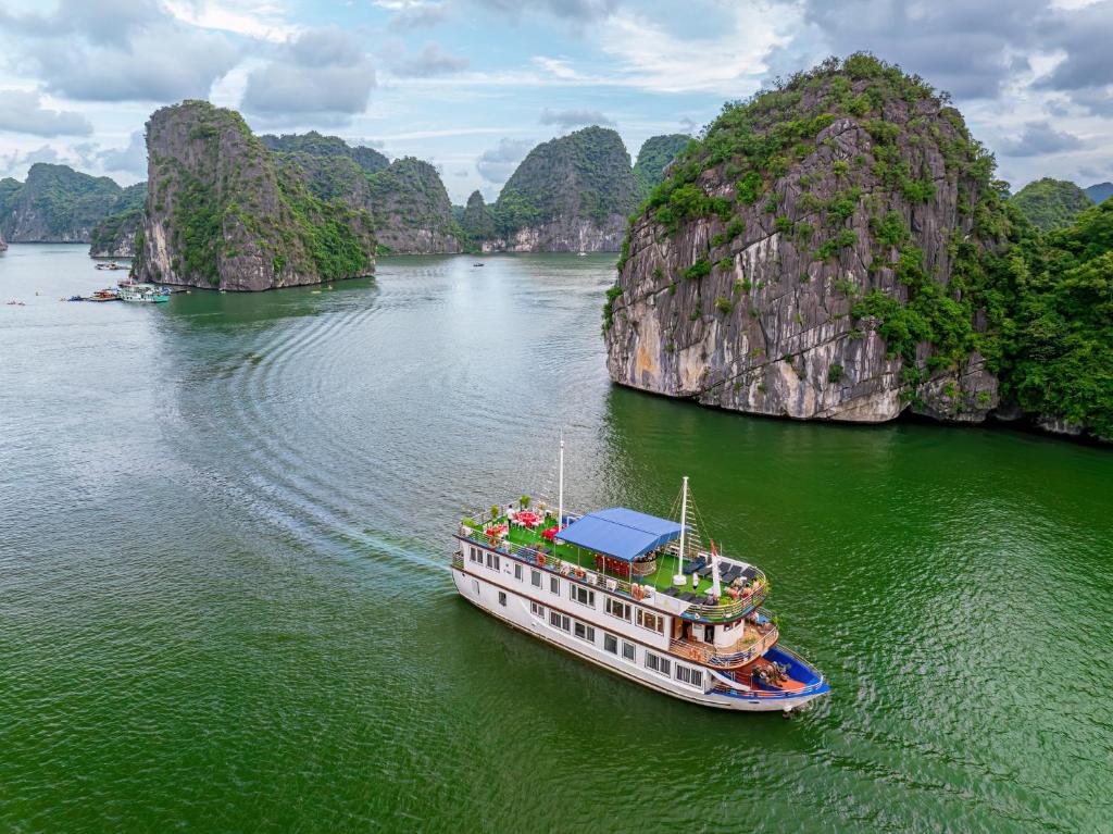 Ha Long Bay 2 days 1 night Cruise